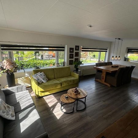 Luxe Vakantiehuis In Het Bos Overbroek Luaran gambar