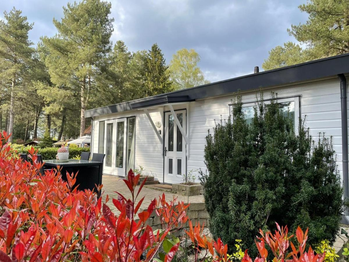 Luxe Vakantiehuis In Het Bos Overbroek Luaran gambar