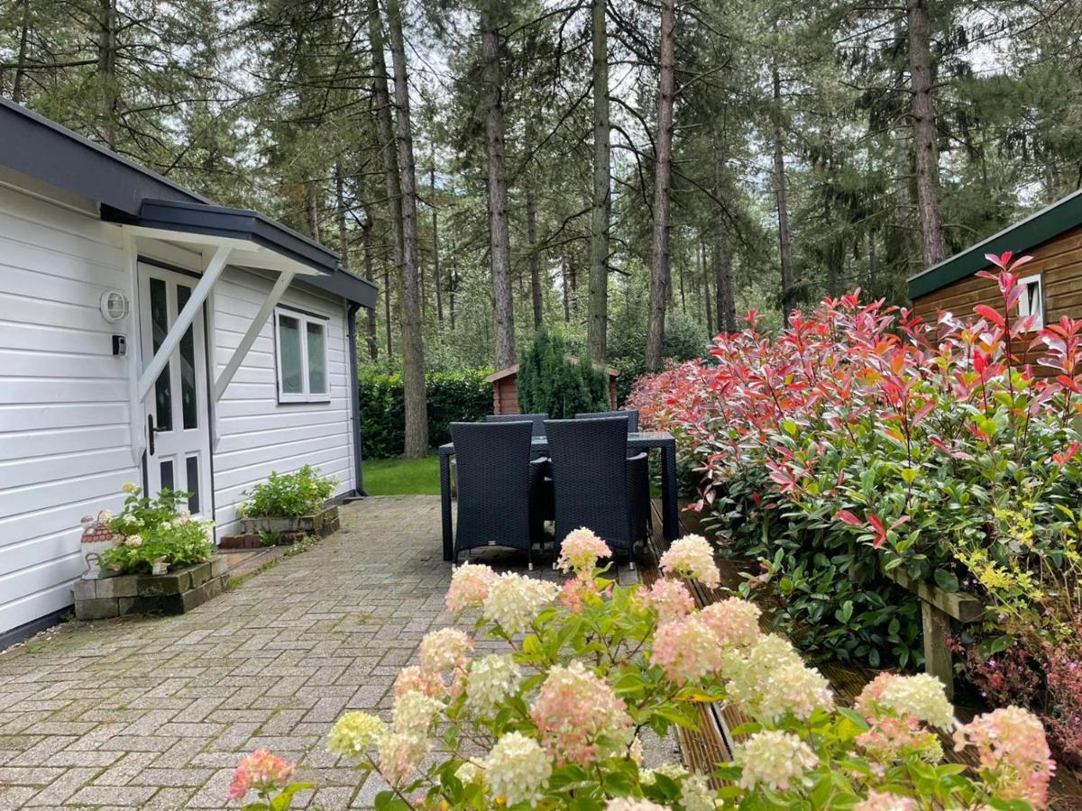 Luxe Vakantiehuis In Het Bos Overbroek Luaran gambar