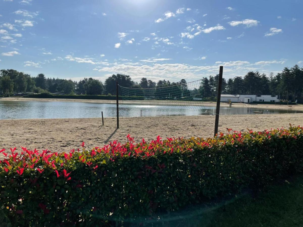 Luxe Vakantiehuis In Het Bos Overbroek Luaran gambar