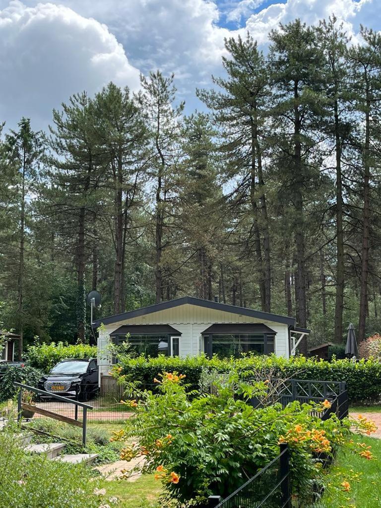 Luxe Vakantiehuis In Het Bos Overbroek Luaran gambar