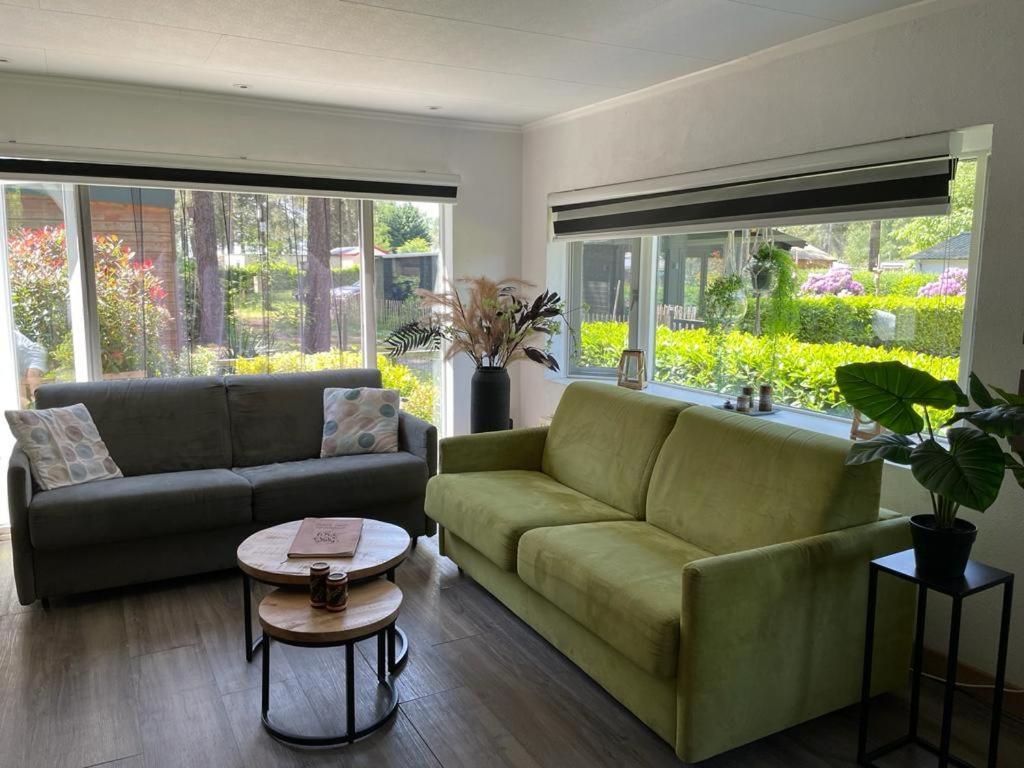 Luxe Vakantiehuis In Het Bos Overbroek Luaran gambar