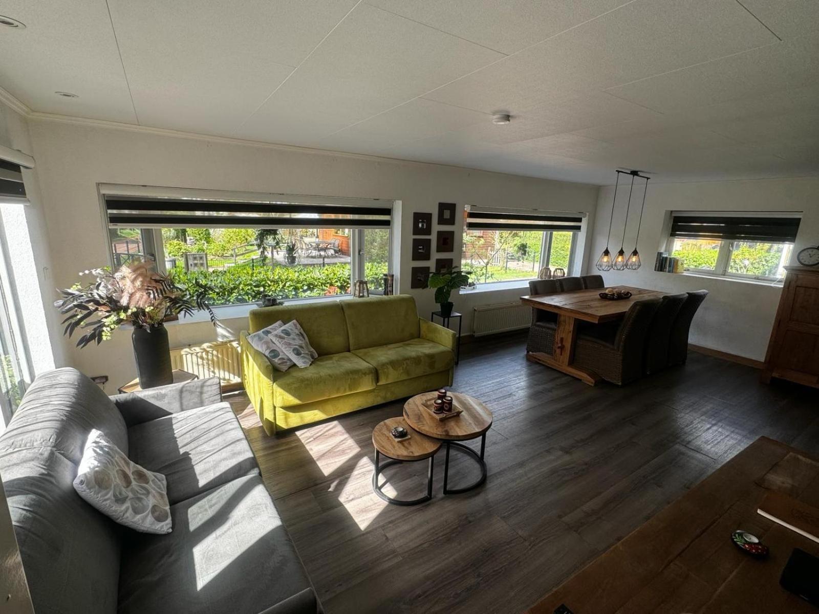 Luxe Vakantiehuis In Het Bos Overbroek Luaran gambar